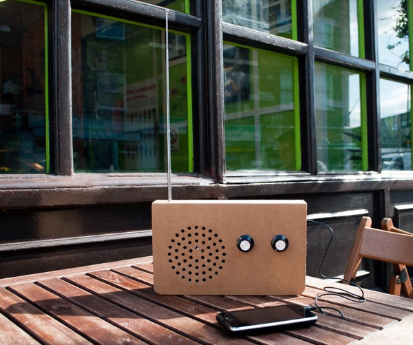 carboard-fm-radio-and-mp3-player