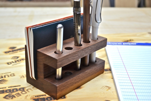 the-display-pen-and-notebook-holder