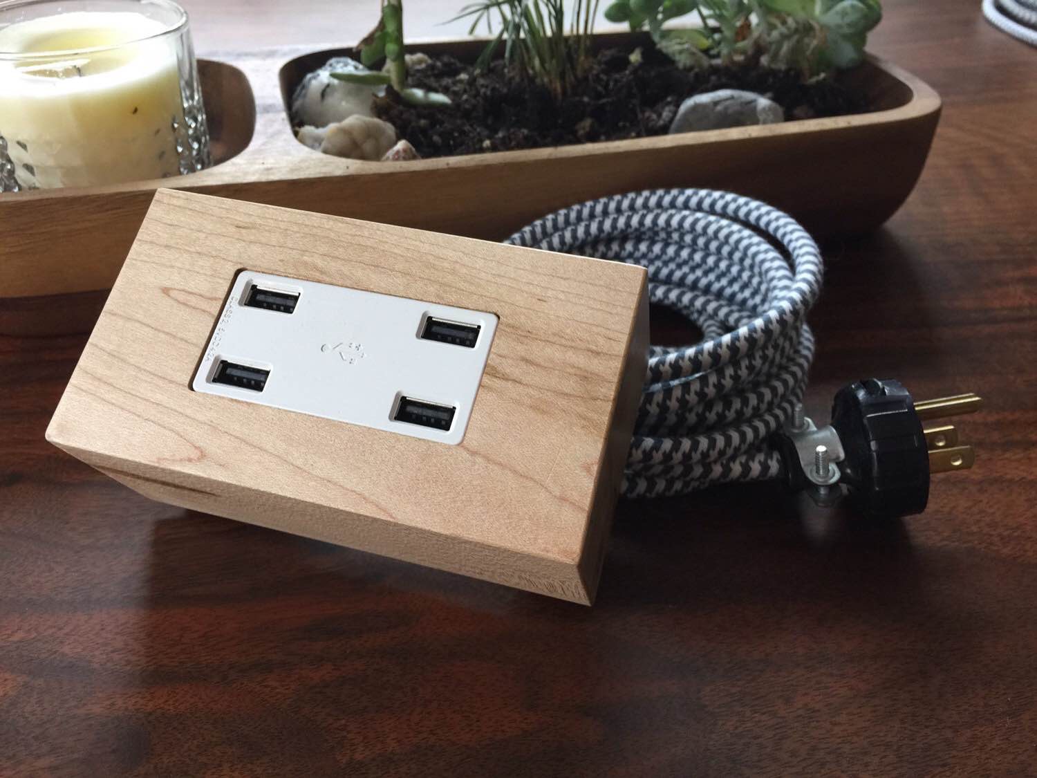 portland-power-co-wooden-charging-stations-2