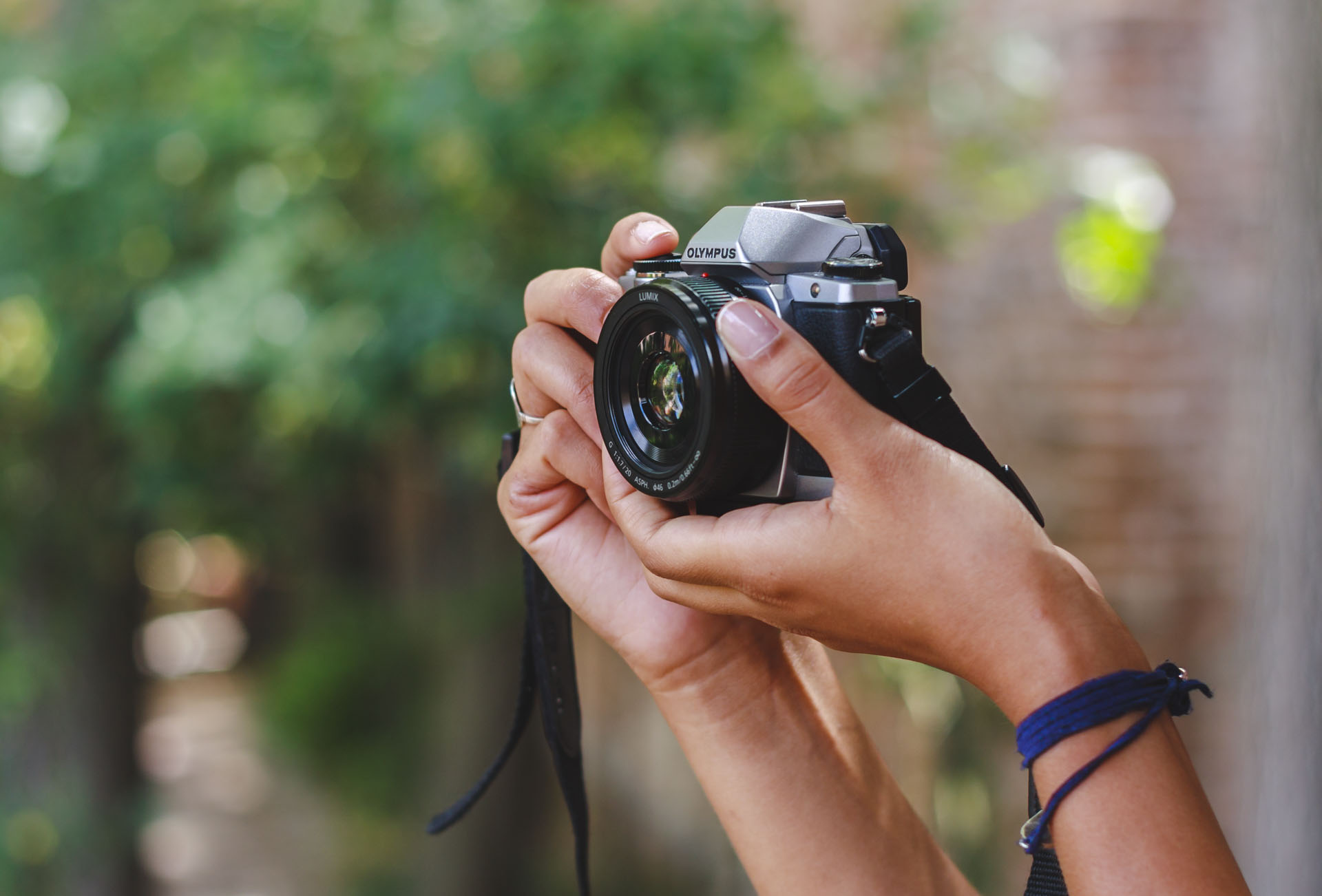 panasonic 20mm lens hood