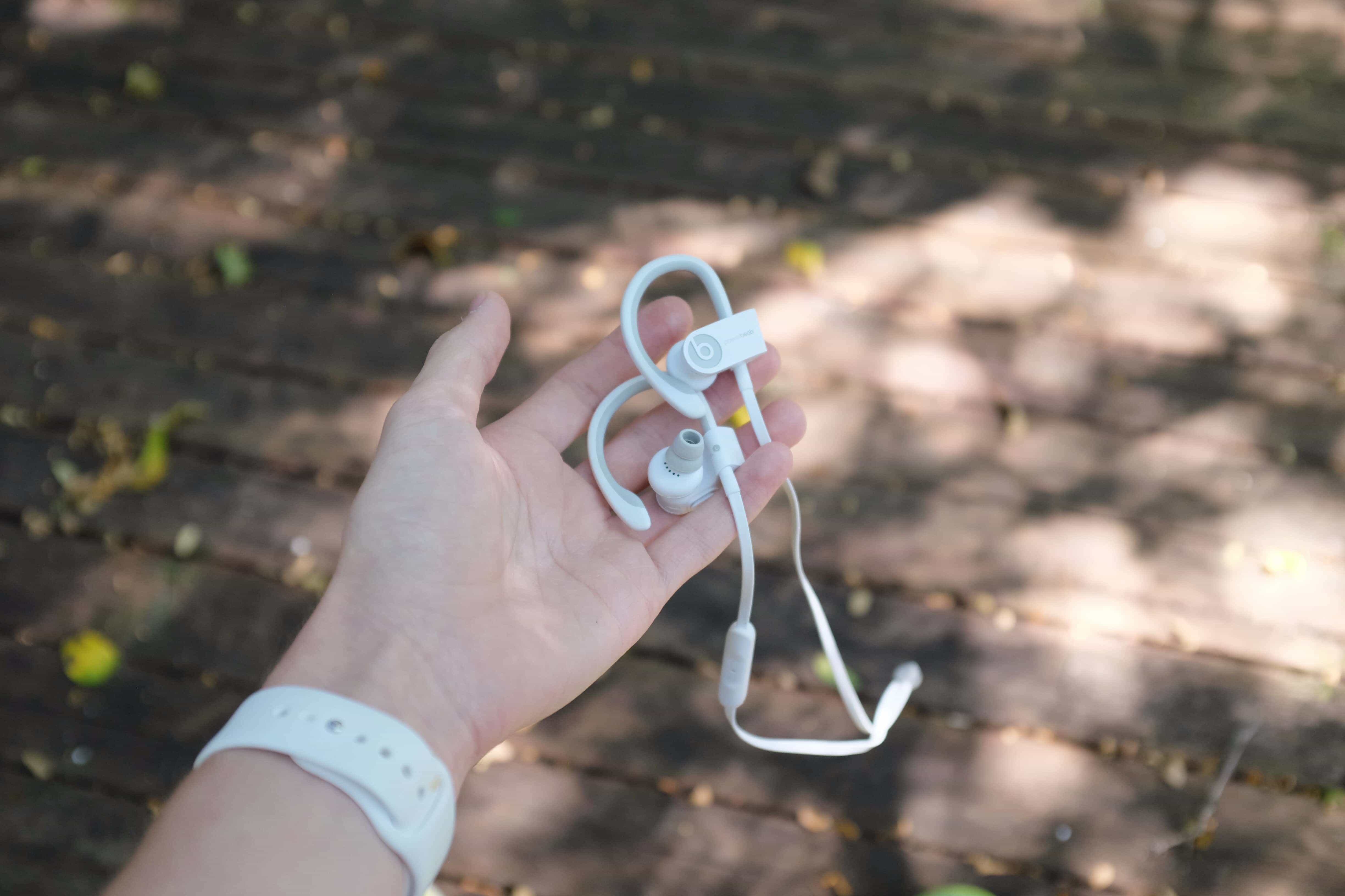 The Powerbeats 2 Wireless Earbuds Review — Tools and Toys