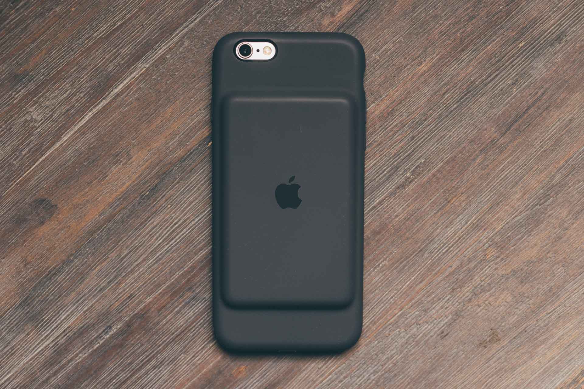 The Apple Smart Battery Case for iPhone 6 and 6s. ($99)Photo: Álvaro Serrano