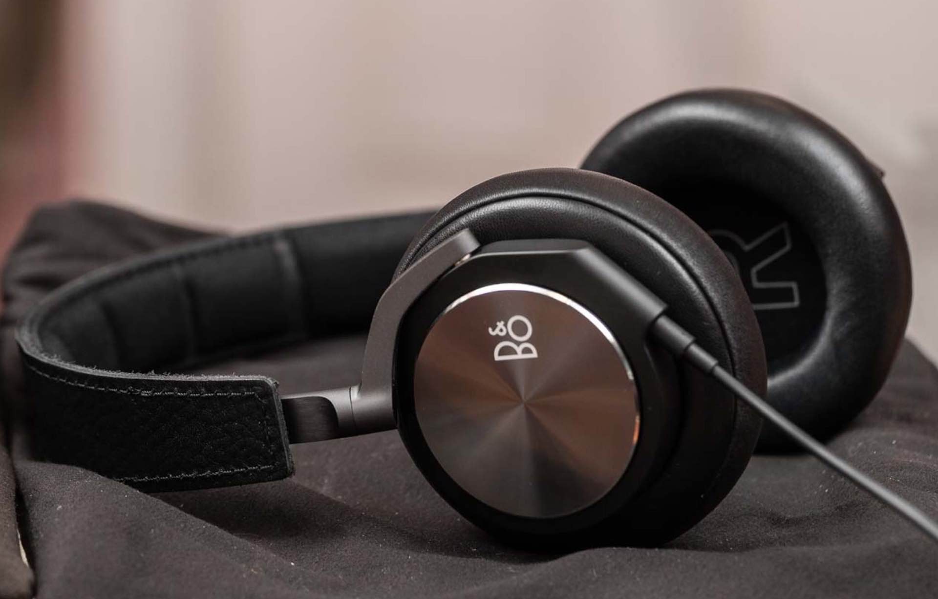 Bang & Olufsen's 2nd-gen H6 headphones. ($399)Photo: Marco Arment