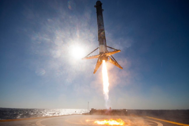 quality-linkage-april-15th-2016-hero-spacex