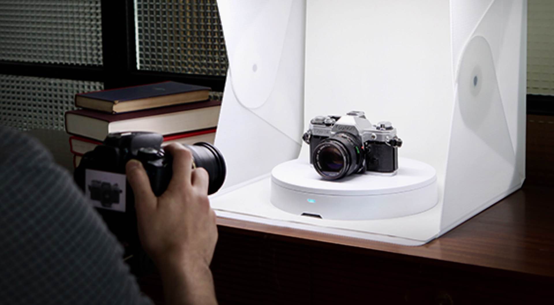 Foldio360: A Smart Turntable for Making 360º Photos