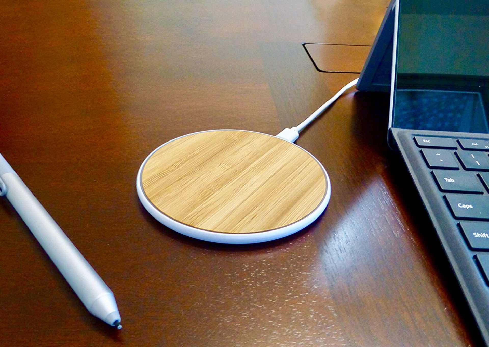surgedisk-bamboo-wireless-qi-charger