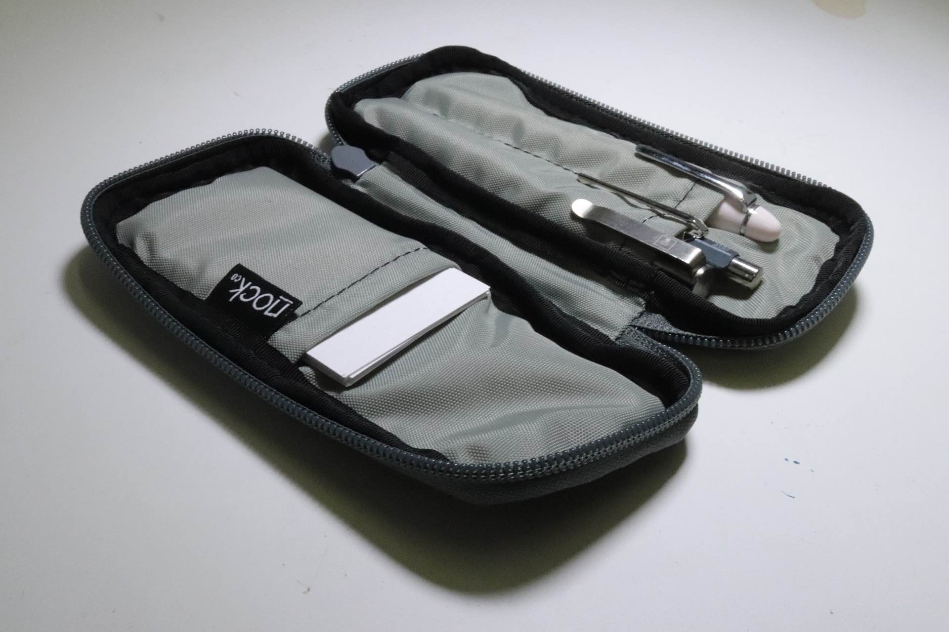 Two pen shop case