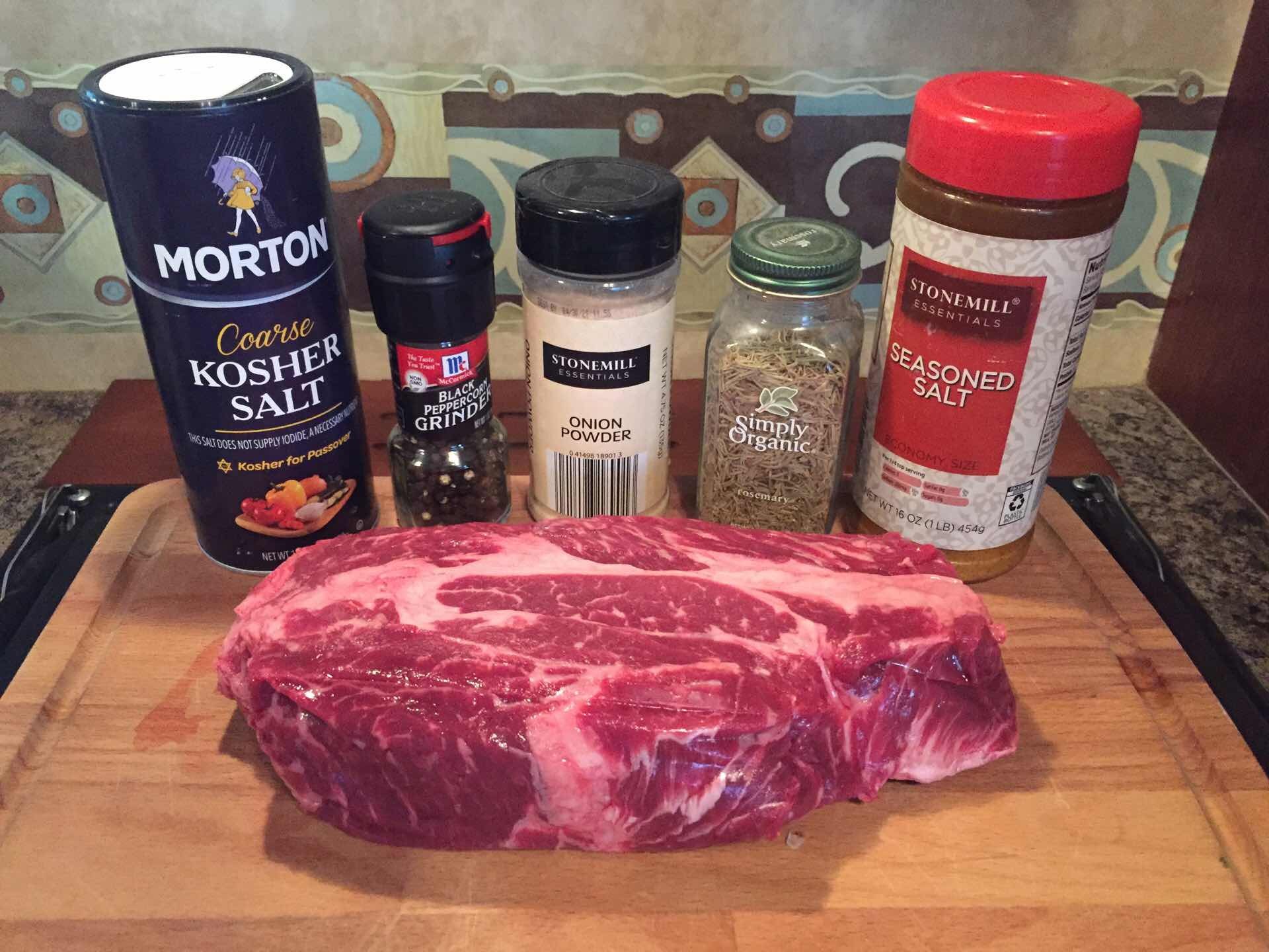 This is 2 lbs* of chuck roast with all the spices needed for the rub.*Okay, 2.01 lbs to be exact, but who's counting?