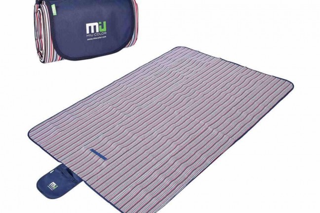 MIU COLOR waterproof and sandproof picnic blanket. ($17; available in three colors/patterns)