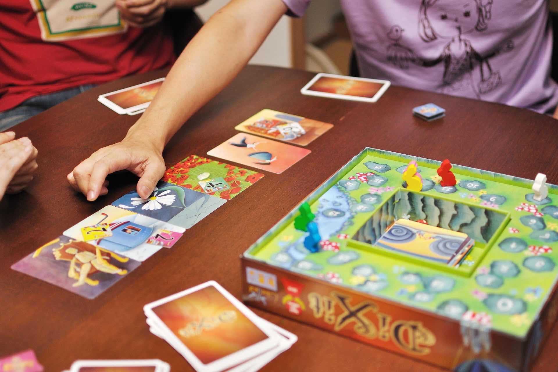 Plot Twist: A Storytelling Card Game, Board Game