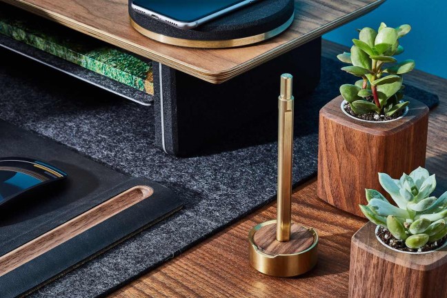 grovemade-pen-and-pen-stand-brass
