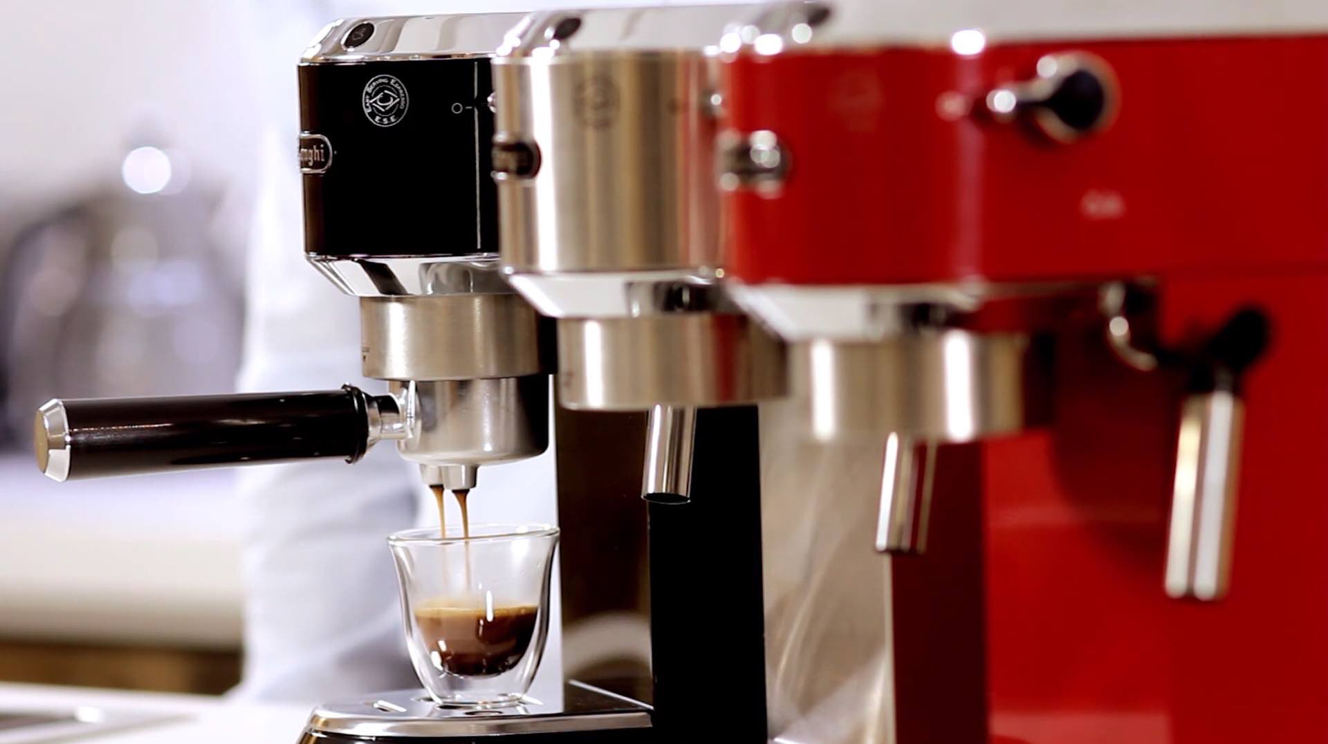 DeLonghi EC685R Dedica DeLuxe Pump Espresso Machine - Red – Whole