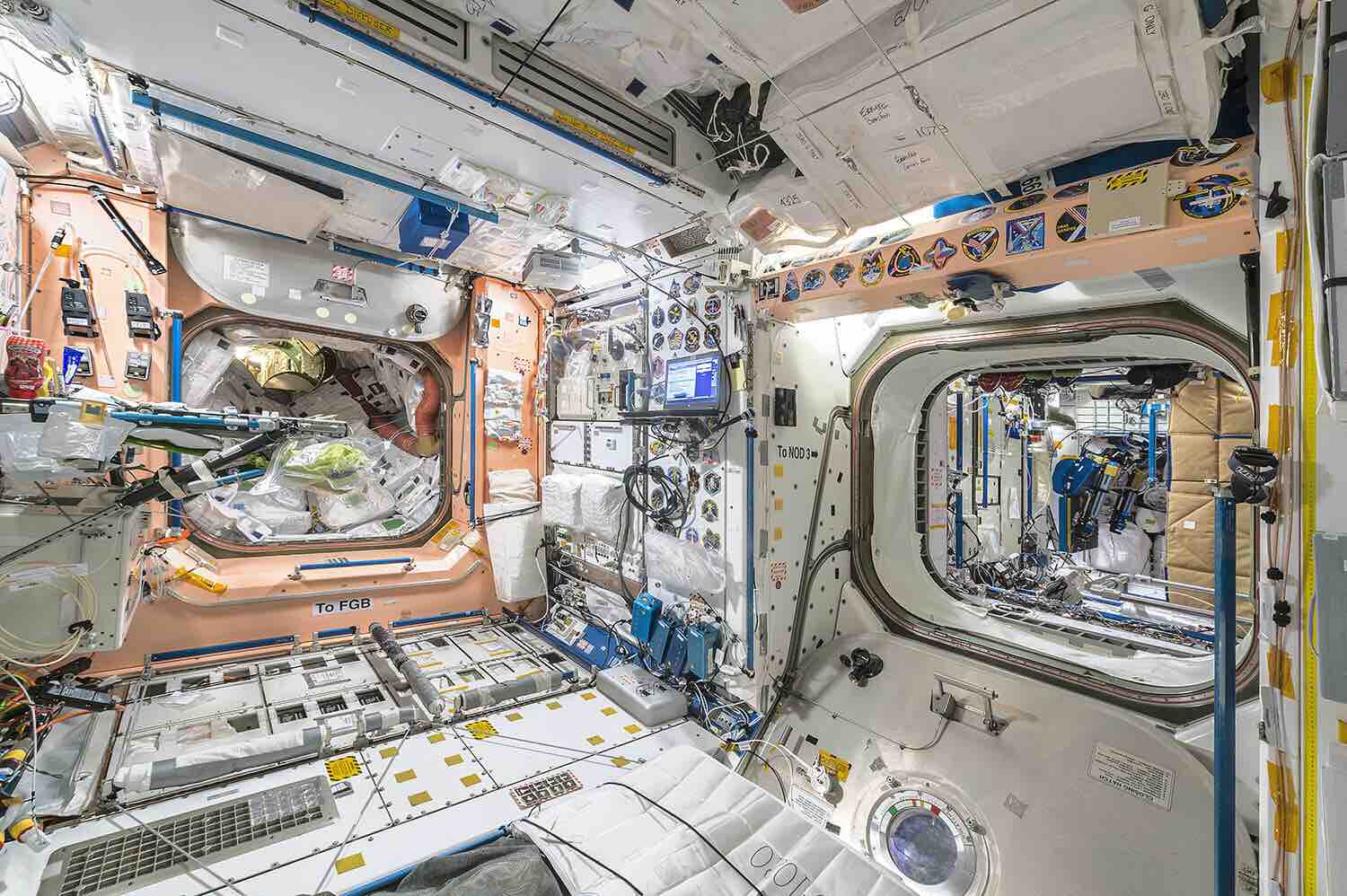 interior-space-by-roland-miller-and-paolo-nespoli-3