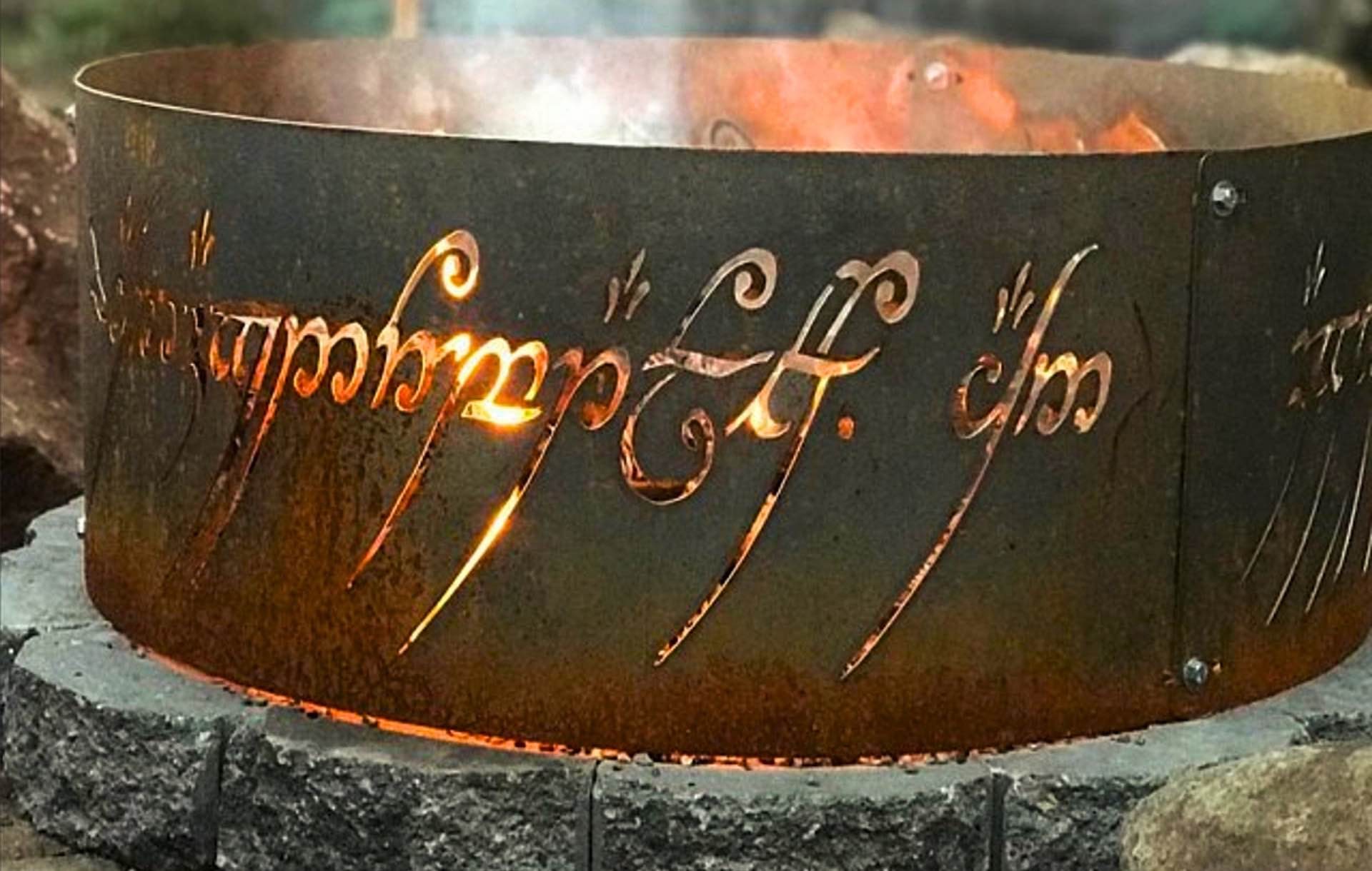 lord-of-the-rings-fire-ring-to-rule-them-all-closeup