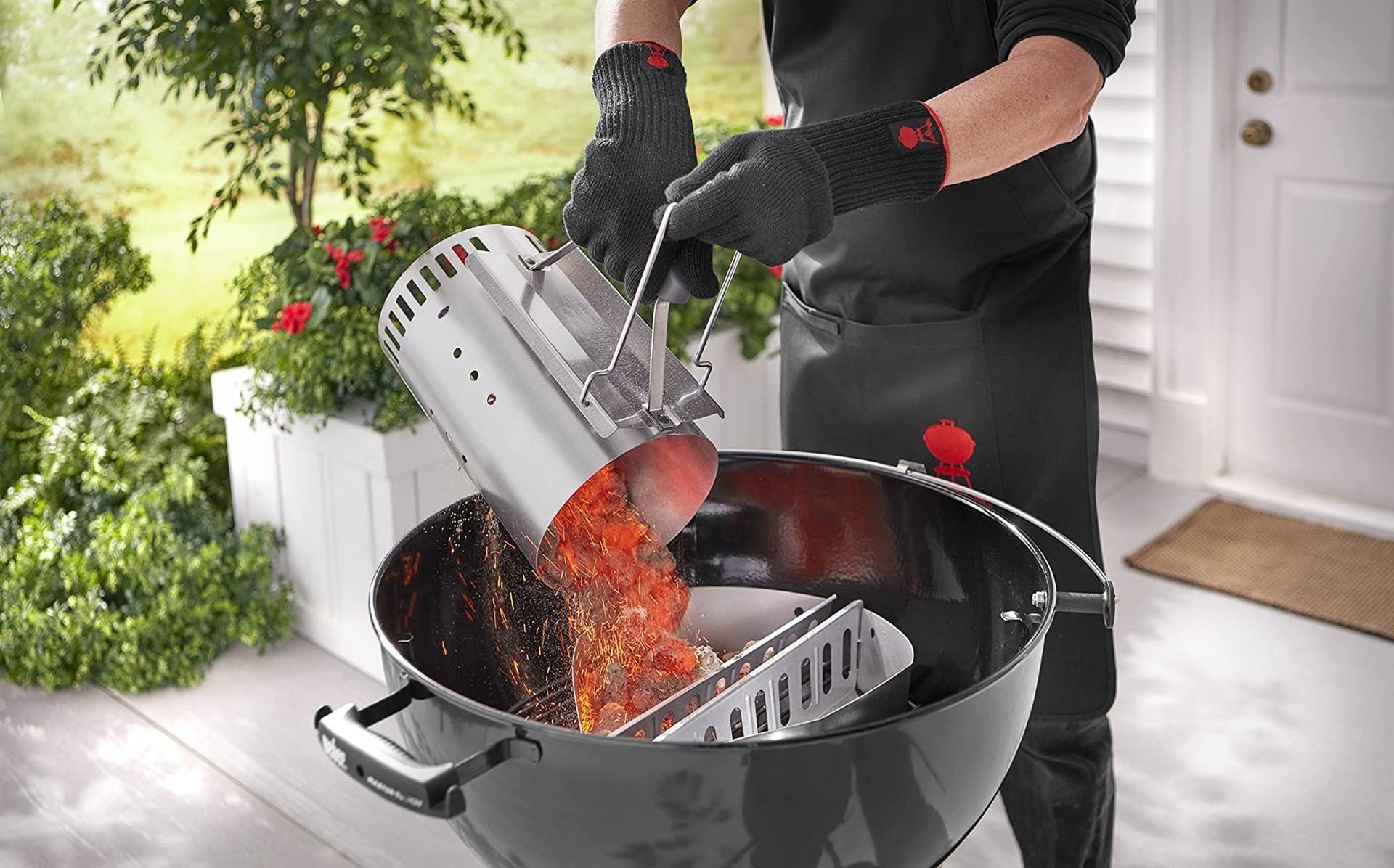 weber-7429-rapidfire-charcoal-chimney-starter-in-action