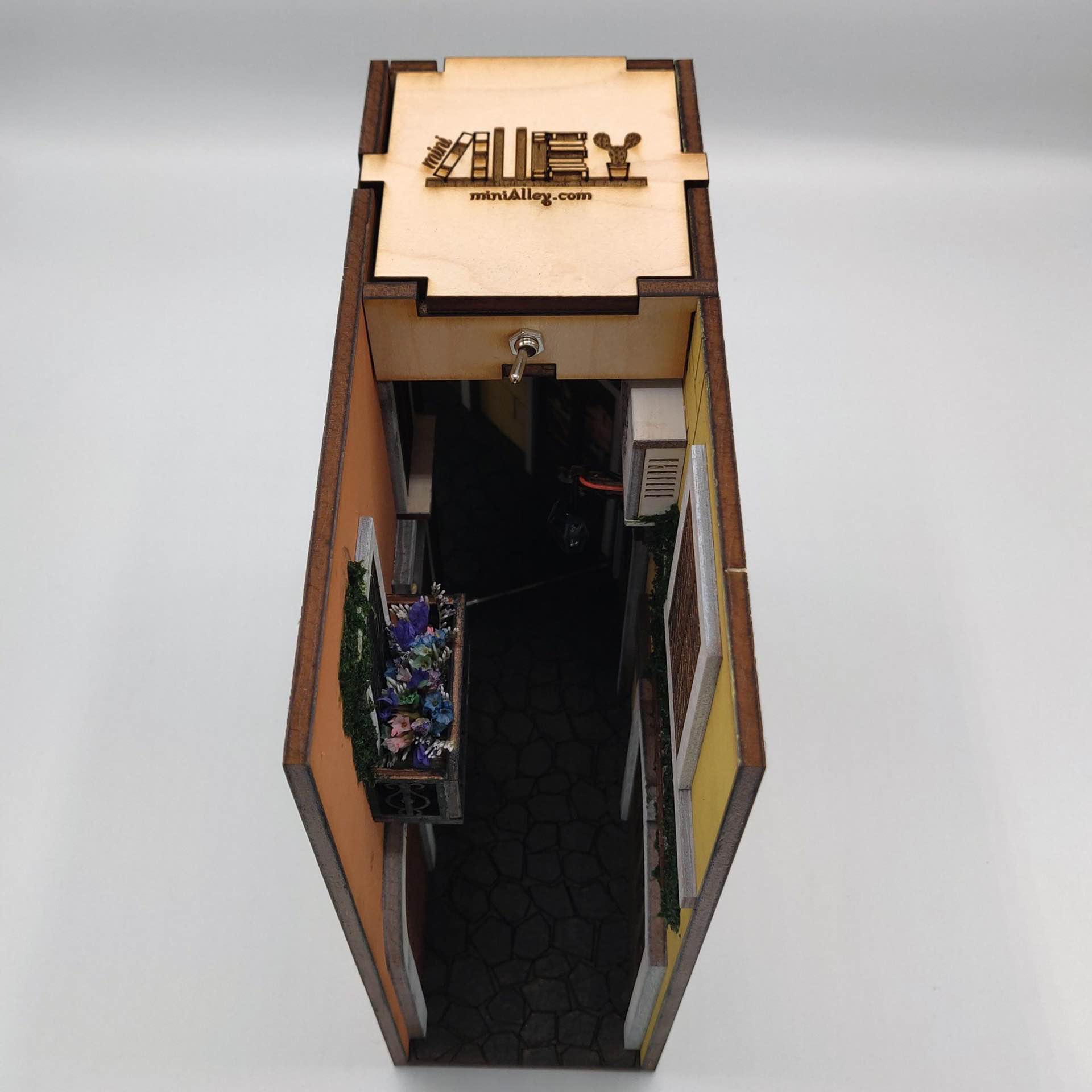 minialley-bookshelf-insert-dioramas-italy-above