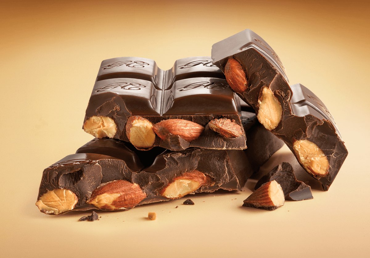 hersheys-golden-almond-dark-chocolate-bars-2