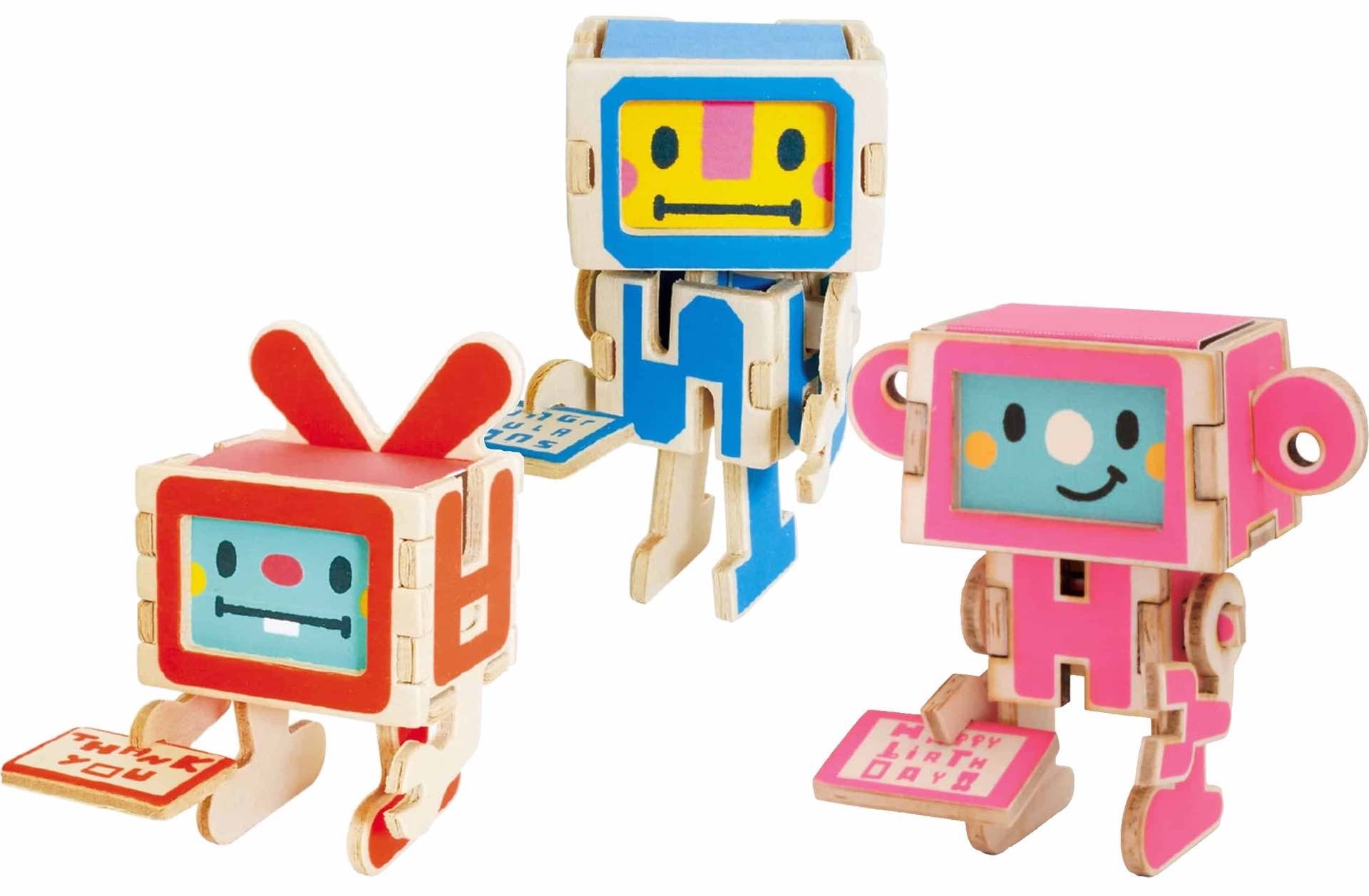 play-deco-wooden-robot-greeting-cards-colors