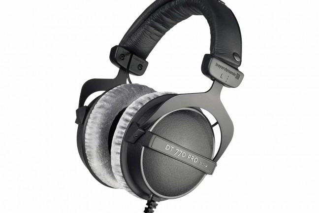 beyerdynamic-dt-770-pro-80-ohm-over-ear-studio-headphones