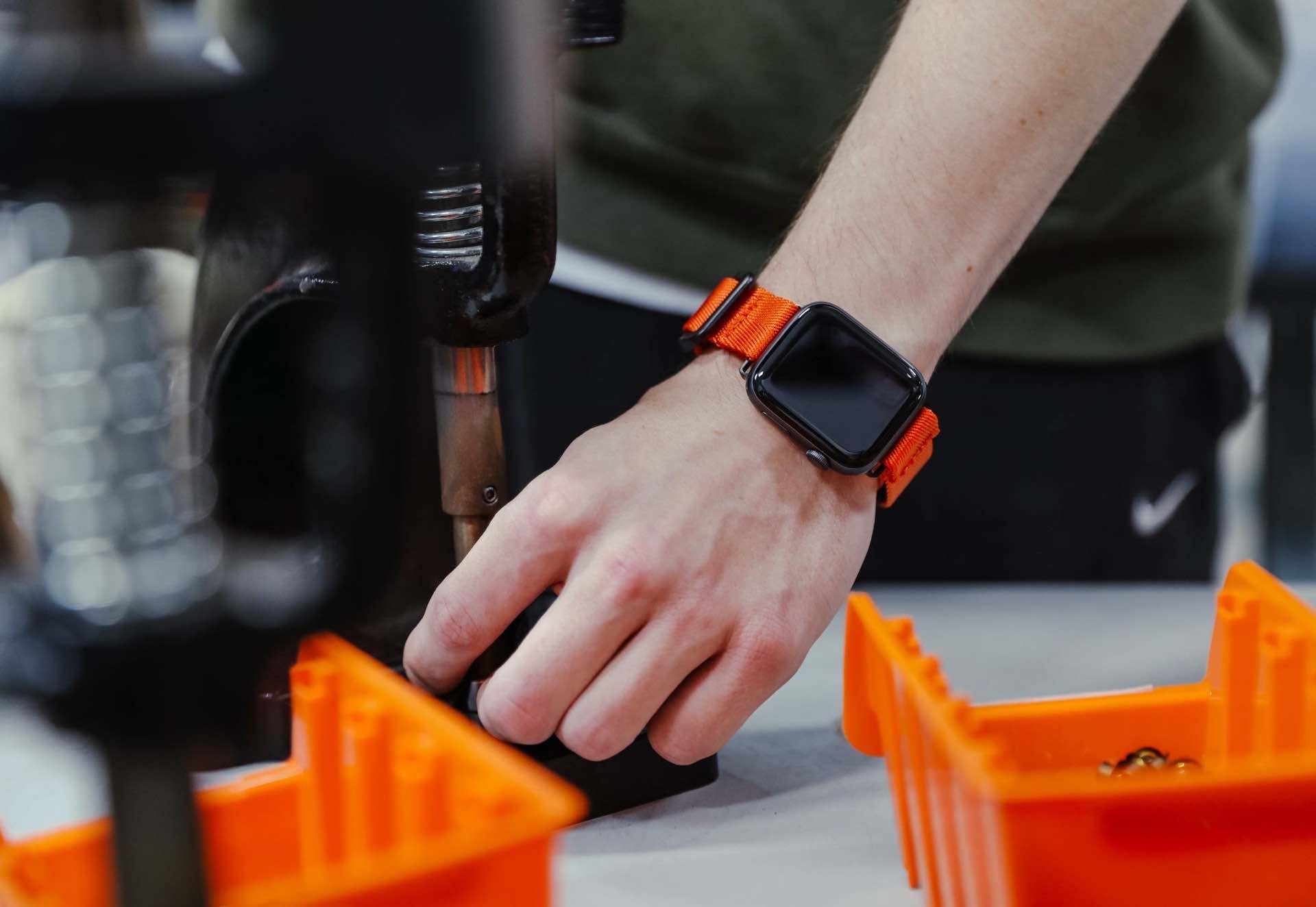 dsptch-fidlock-apple-watch-strap-lifestyle-workshop