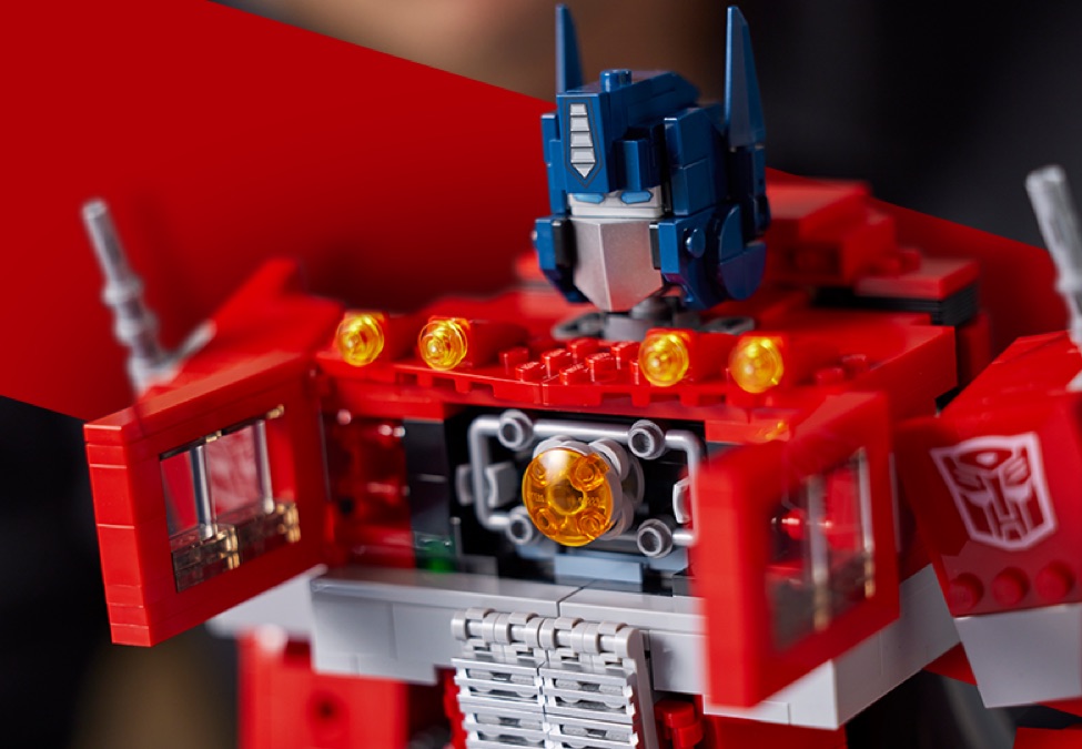 lego-icons-10302-transformers-optimus-prime-model-kit-matrix-of-leadership