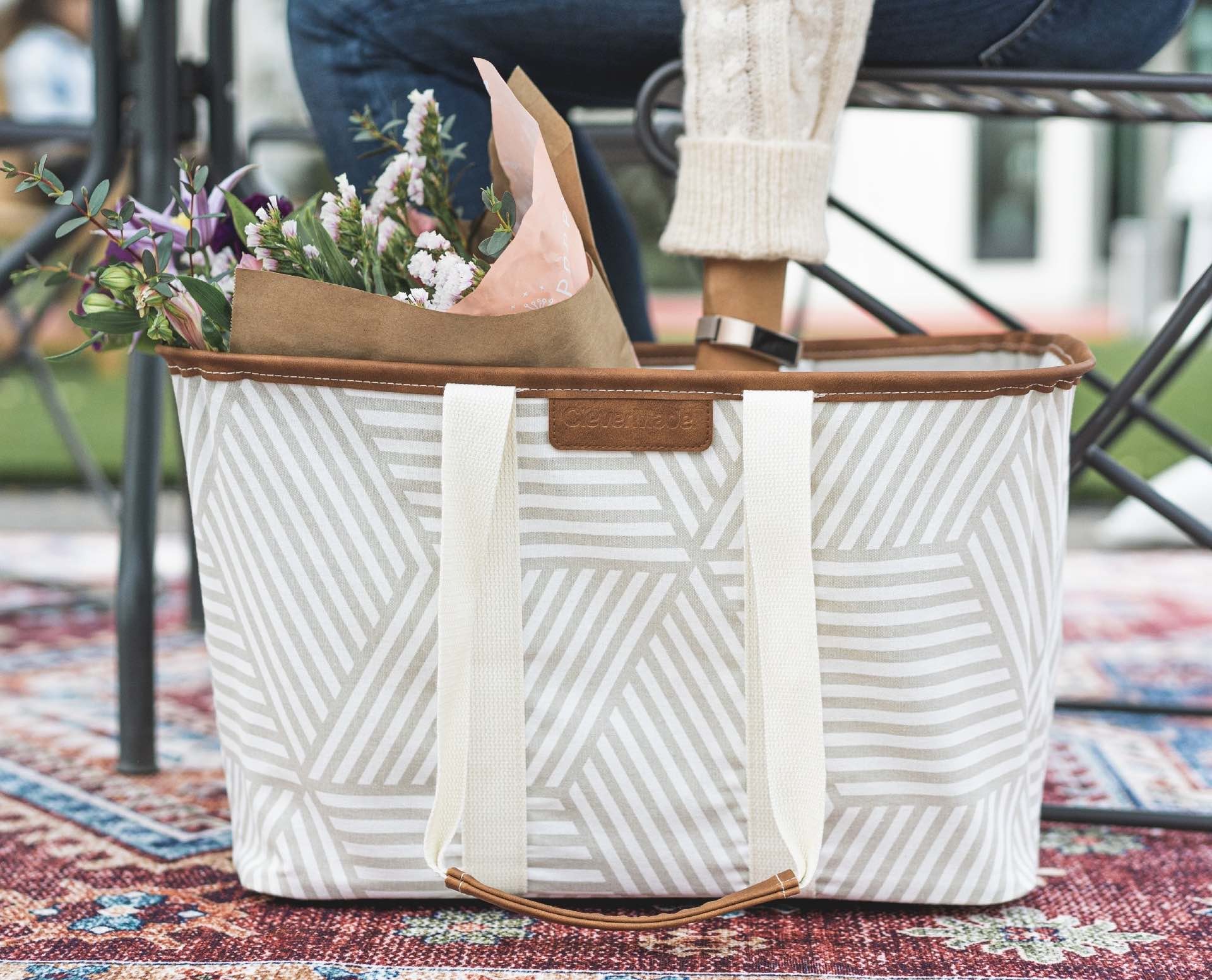 clevermade-snapbasket-luxe-collapsible-tote-bag-freestanding
