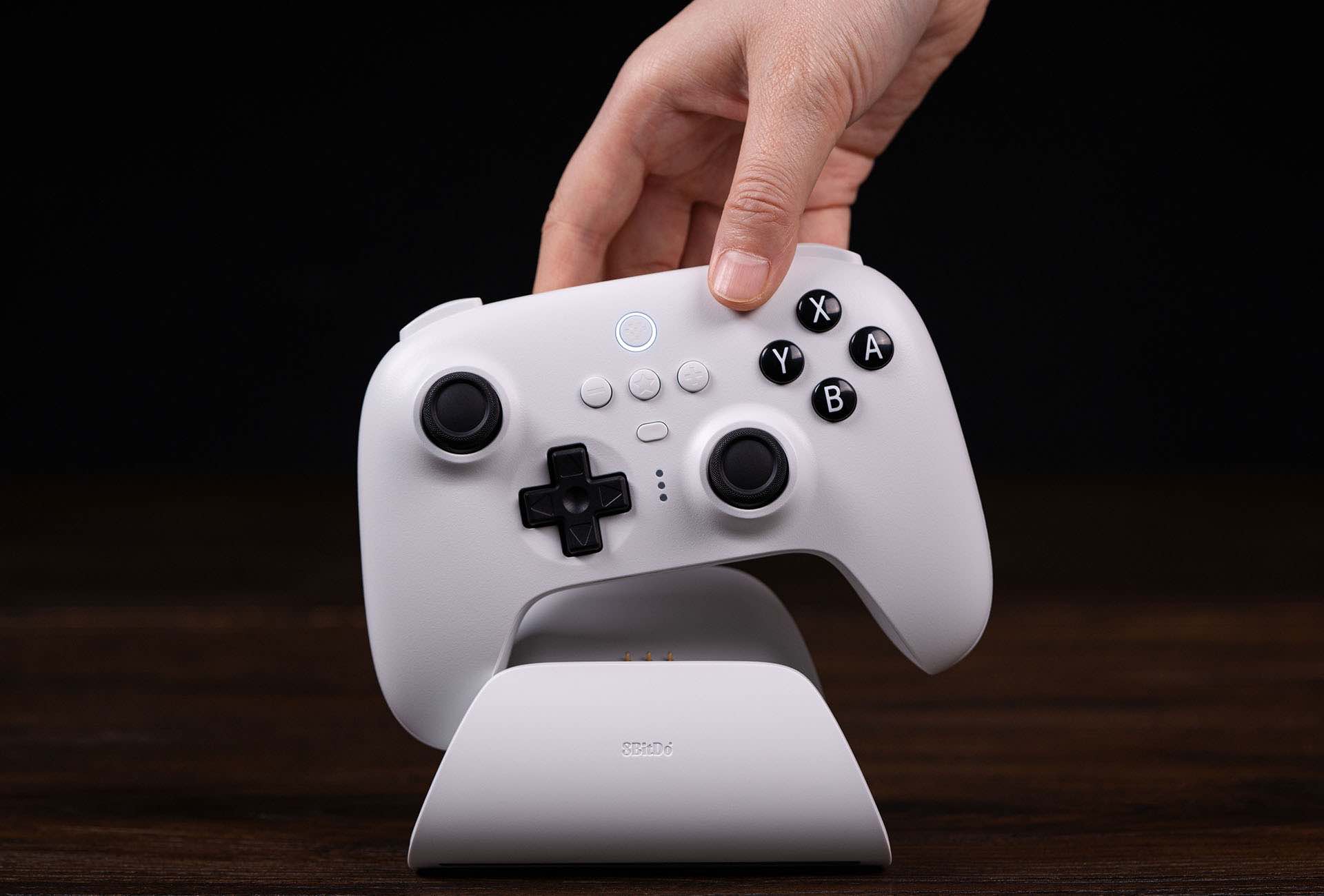 8bitdo-ultimate-game-controller-with-charging-dock