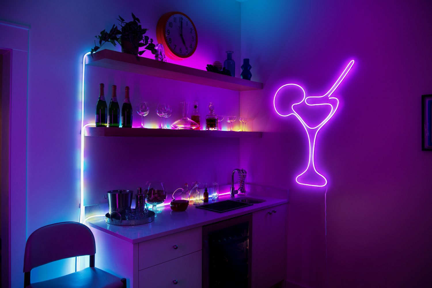 cync-by-ge-neon-shape-dynamic-effects-smart-light-martini