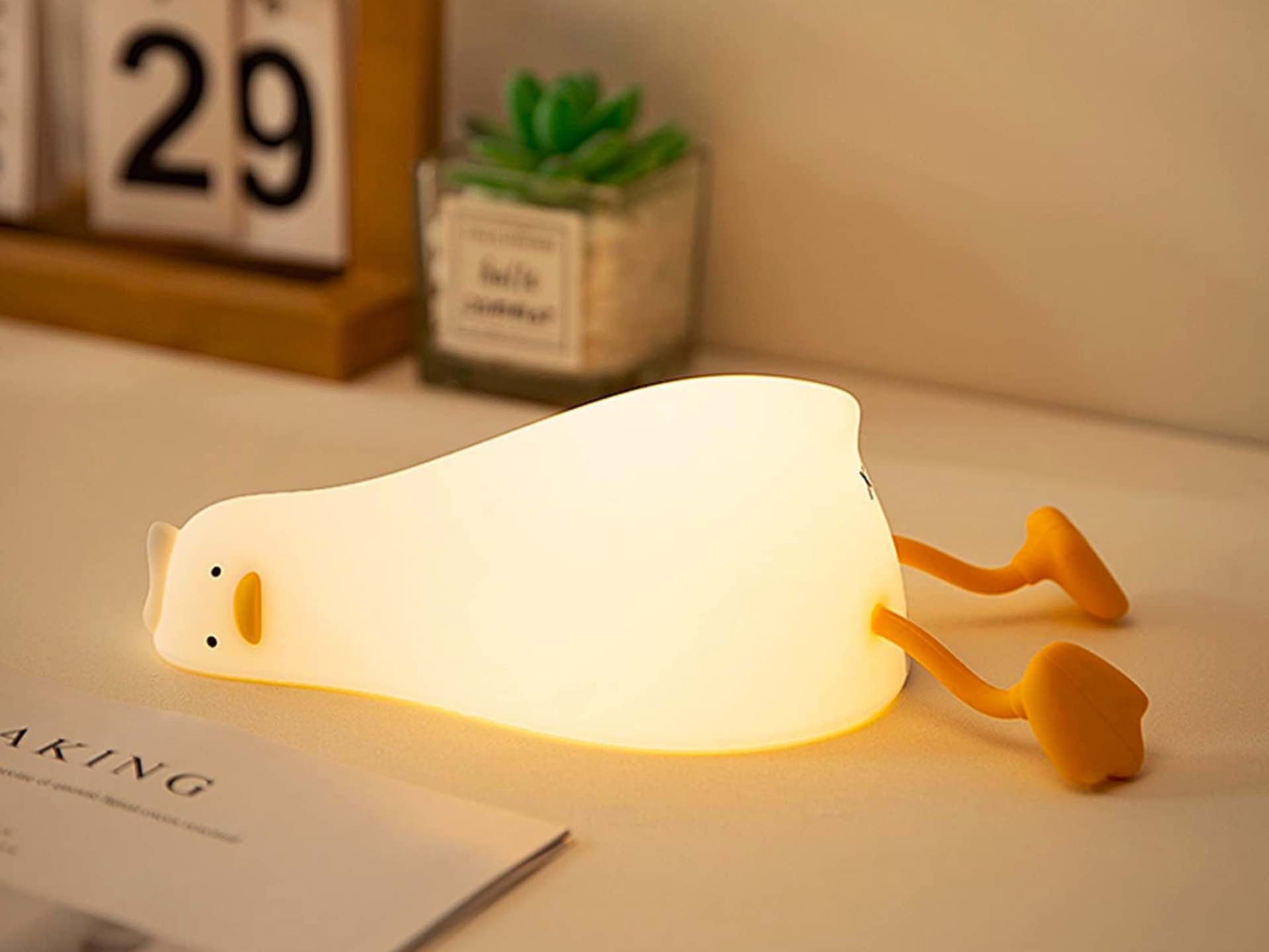 benson-lying-flat-duck-night-light