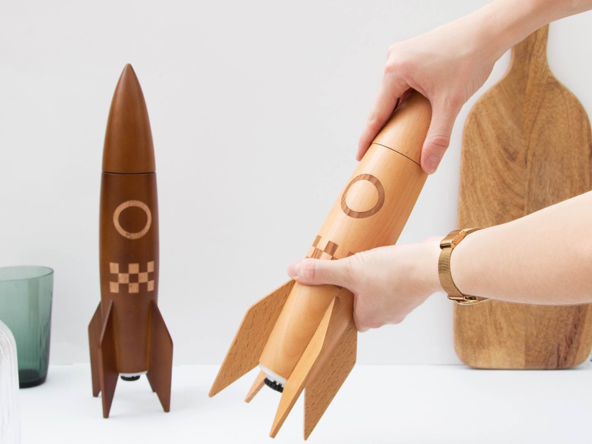 suck-uk-rocket-shaped-salt-and-pepper-grinders