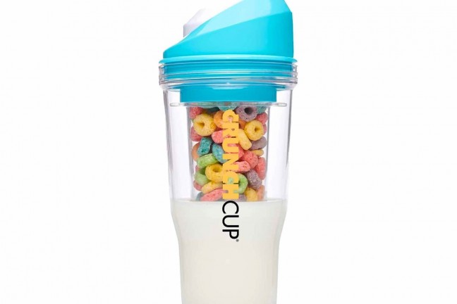 crunchcup-portable-plastic-cereal-cup