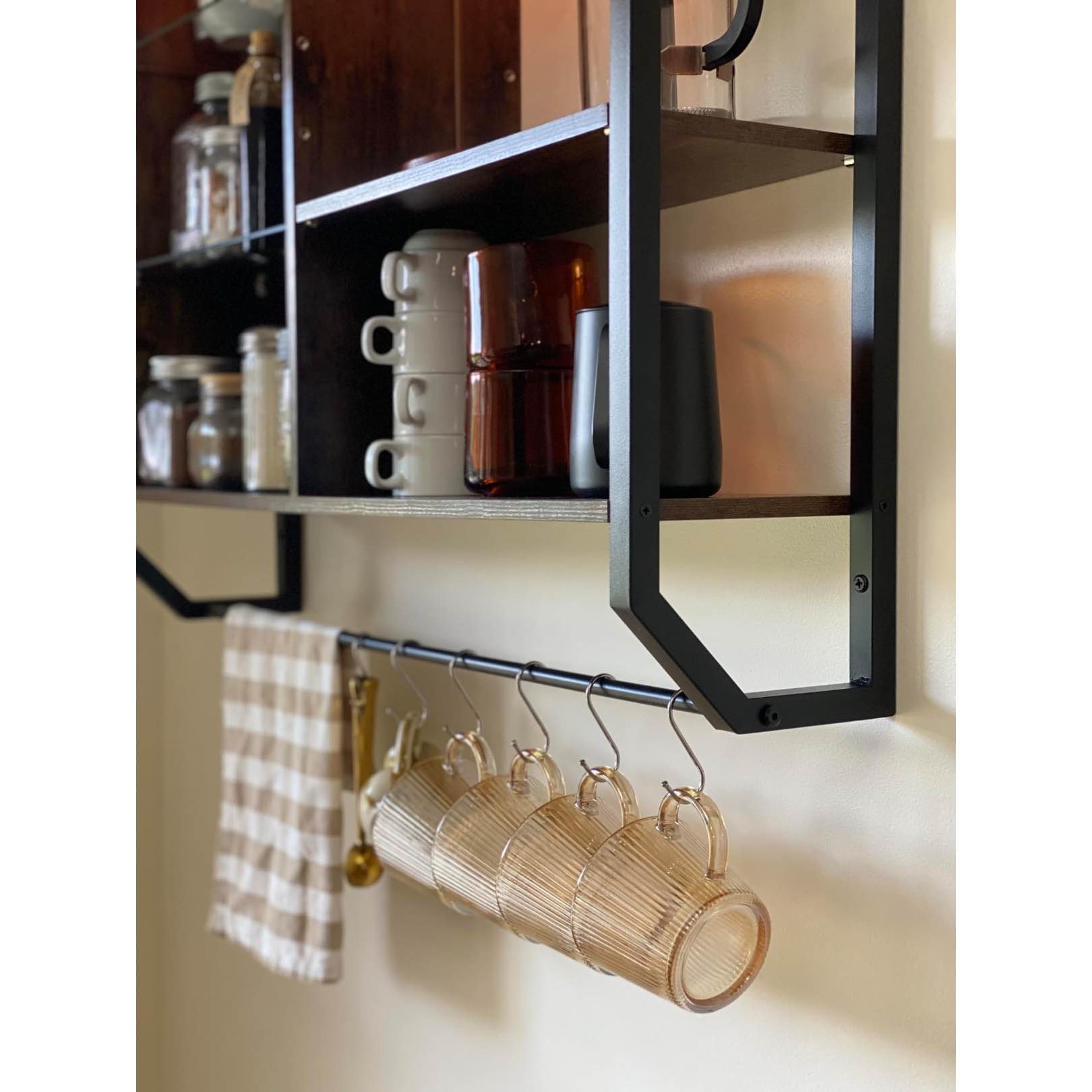 bestier-led-floating-display-shelves-towel-bar