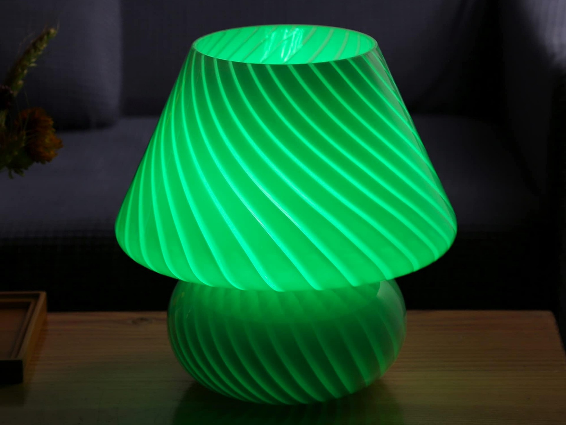 bsod-glass-mushroom-table-lamps-3